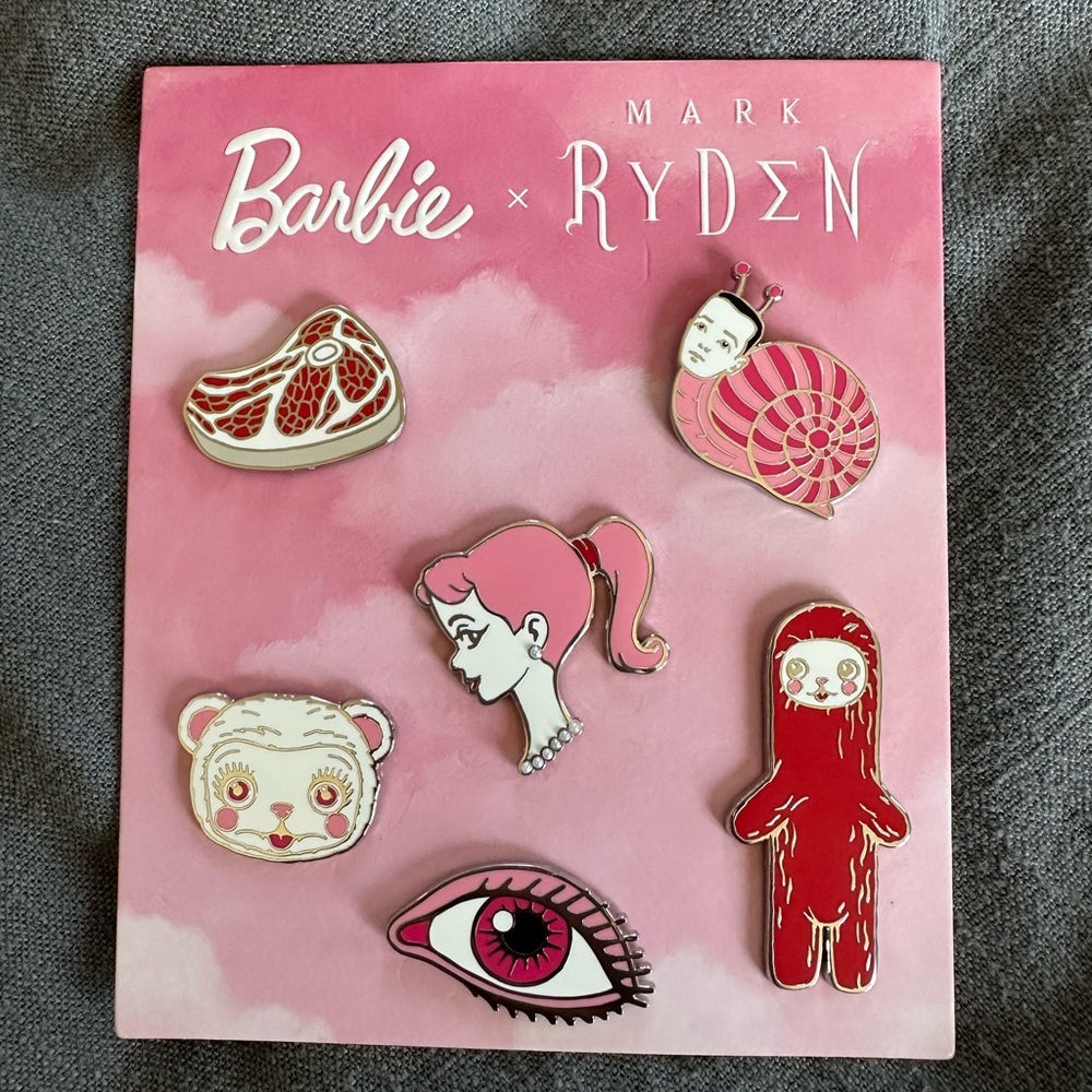 Mark Ryden x Barbie Limited Edition Enamel Pin Mattel 👧 - Picture 3 of 3